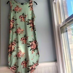 BRAND NEW! Never worn Floral dress